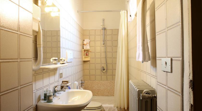 Residence In Centro Мантуя Номер фото